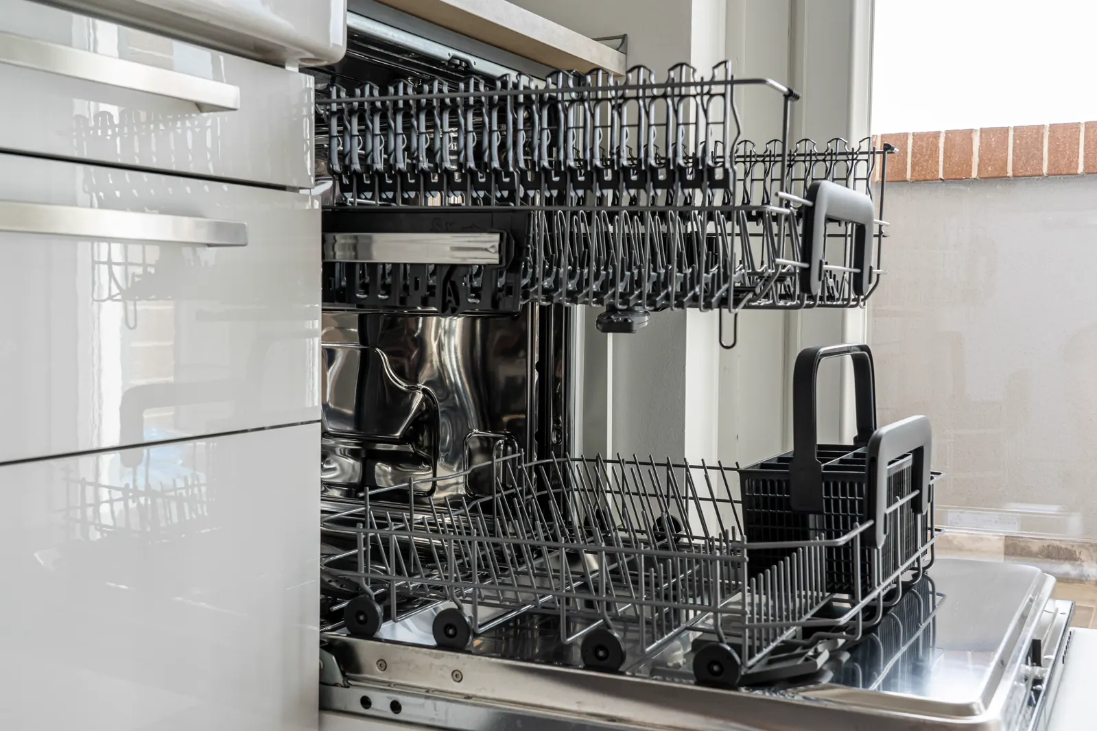 Clean kitchen appliance and worktop.